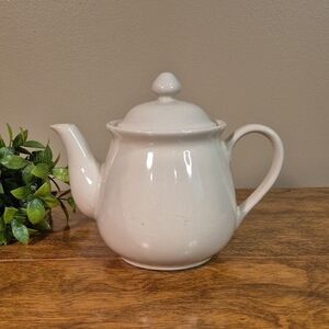 VINTAGE White Ceramic Teapot